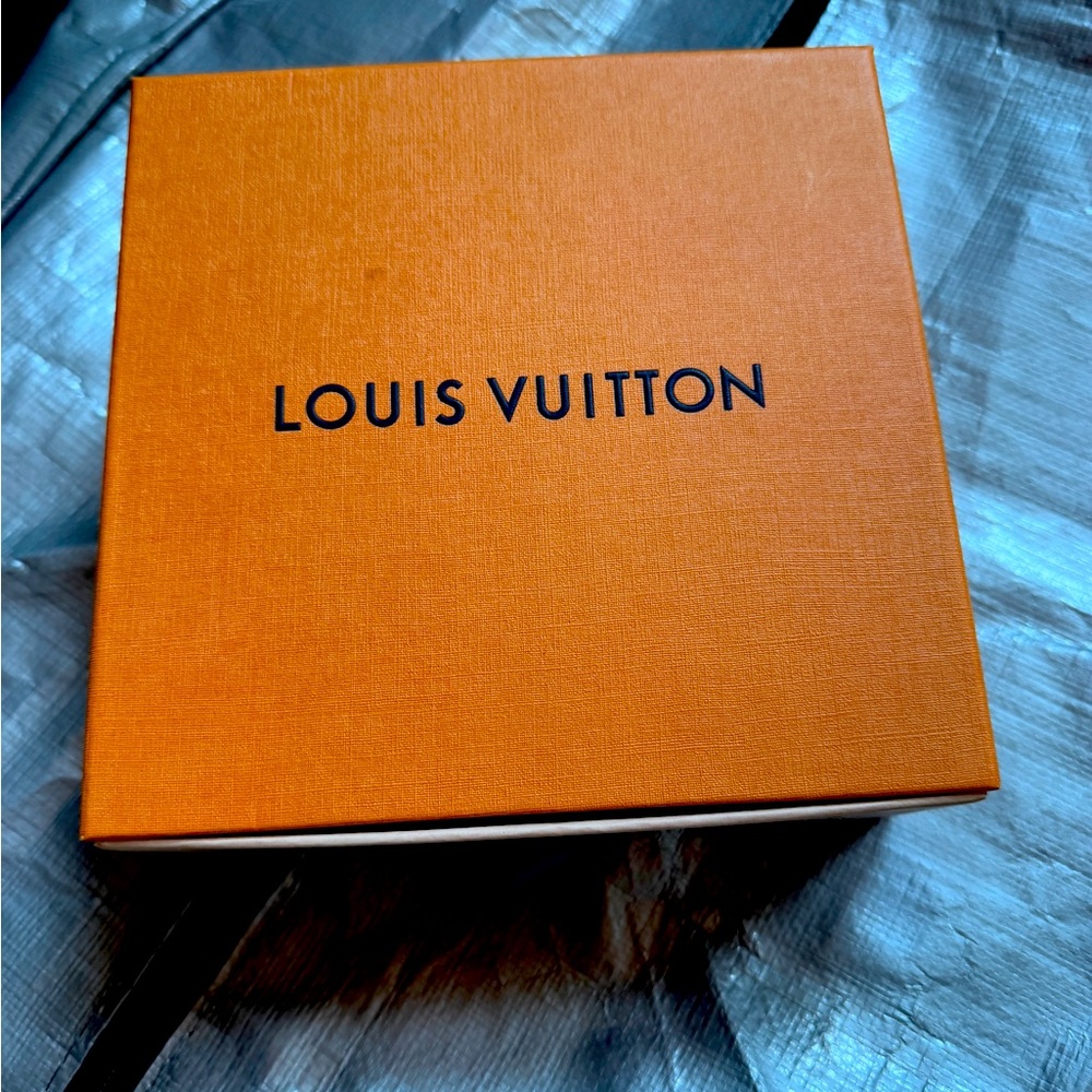 Louis V box